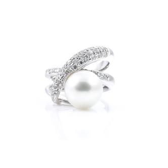 11.6mm Pearl and Diamond Ring