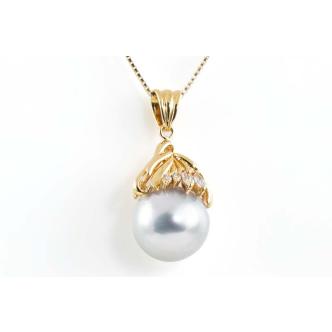 12.2mm Tahitian Pearl and Diamond Pendant