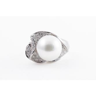 11.6mm South Sea Pearl & Diamond Ring