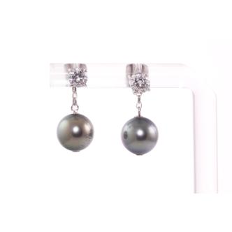 9.1mm Tahitian Pearl & Diamond Earrings