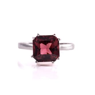2.84ct Garnet Ring