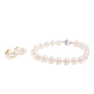 Set of Pearl Bracelet and Earrings
