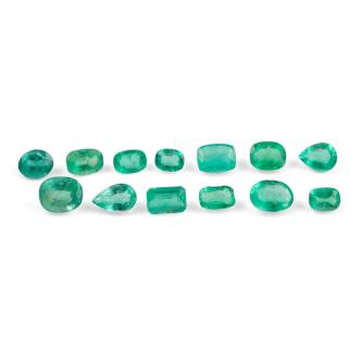 13 Loose Emeralds totalling 17.62cts