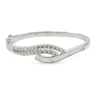 3.23ct Diamond Bangle