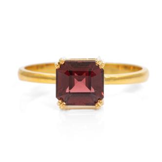 1.53ct Ceylon Garnet and Diamond Ring