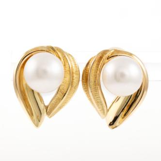 8.0mm Akoya Pearl Earrings