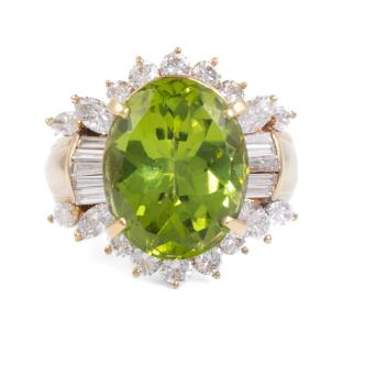 9.18ct Peridot and Diamond Ring